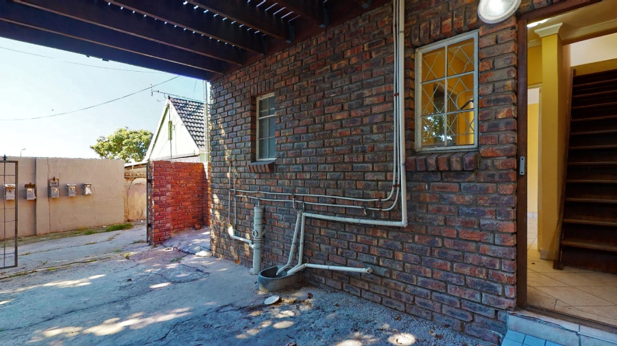 6 Bedroom Property for Sale in North End Eastern Cape